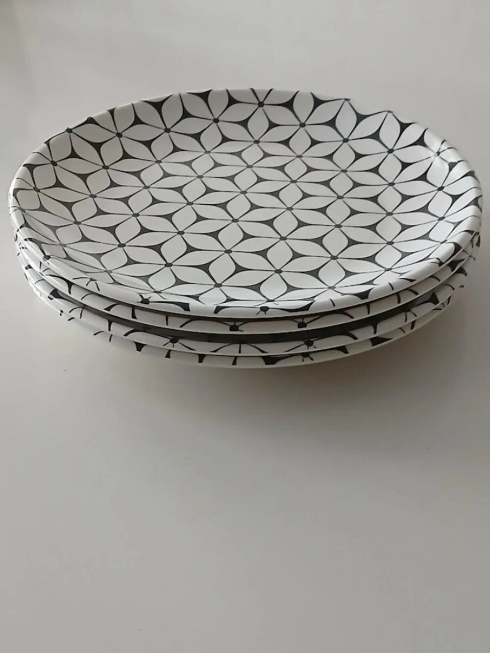 222 Fifth - Large Melamine Dinner Plates (4)